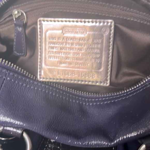 Coach Poppy patent leather handbag - Picture 6 of 6